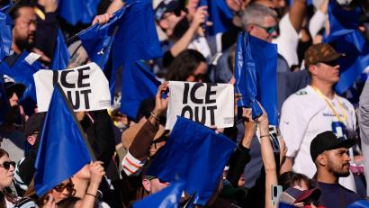 Bild: Mark J. Terrill/AP/dpa
Proteste gegen ICE-Einsätze. (Archivbild)