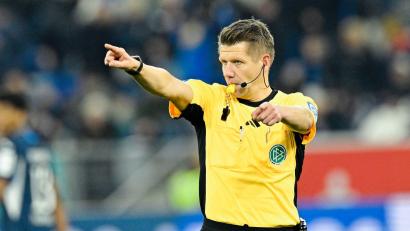 Bild: Uwe Anspach/dpa
Beendet seine Karriere: Bundesliga-Schiedsrichter Patrick Ittrich. (Archivbild)