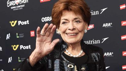 Bild: Helmut Fohringer/APA/dpa
Die erste Gewinnerin des EBU-Musikwettbewerbs namens Eurovision Song Contest war im Jahr 1956 die Schweizer Schlagersängerin Lys Assia (1924-2018). (Archivbild von 2015)