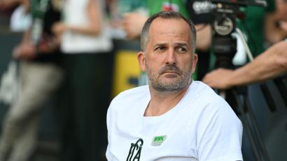 Bild: Carmen Jaspersen/dpa
Darf mit Augsburg sogar noch von Europa träumen: Trainer Manuel Baum. (Archivbild)