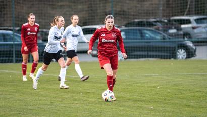 Bild: Hannah Dirscherl
Für Eileen Frost (vorne) und den TSV Theuern geht's noch um wichtige Punkte im Abstiegskampf.