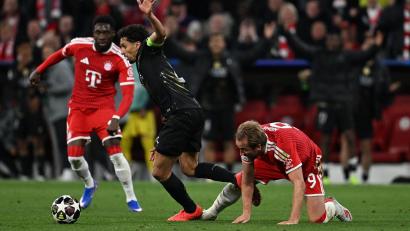 Bild: Sven Hoppe/dpa
Alphonso Davies (l), hier noch in Aktion gegen Paris, fällt erneut verletzt aus.