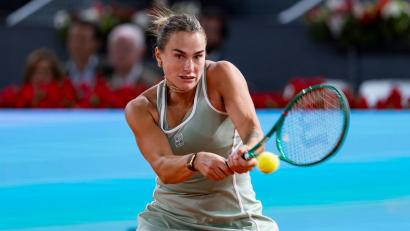 Bild: Alberto Gardin/ZUMA Press Wire/dpa
Muss sich in Geduld üben: Aryna Sabalenka. (Archivbild)