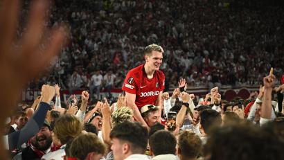 Bild: Tom Weller/dpa
Einer der Freiburger Helden: Abwehrchef Matthias Ginter.