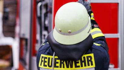 Bild: Philipp von Ditfurth/dpa
Die Feuerwehr wurde zu einem brennenden Wohnhaus gerufen. (Symbolbild)