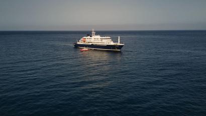 Archivbild: Arilson Almeida/AP/dpa
Das Kreuzfahrtschiff „Hondius“ fuhr am Mittwochabend von Kap Verde los in Richtung Kanarische Inseln. Sonntagmorgen sollte es Teneriffa erreichen.