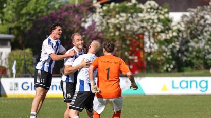 Bild: Dieter Jäschke
Der SV Altenstadt/WN krönte sich am letzten Spieltag zum Meister in der Kreisklasse Ost.