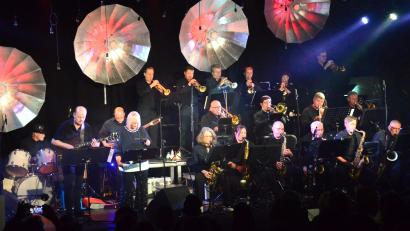 Bild: Kunz
Die Metro-Big-Band mit Sängerin Ines Stumböck zu Gast auf der Bühne der Weidener "Sünde".