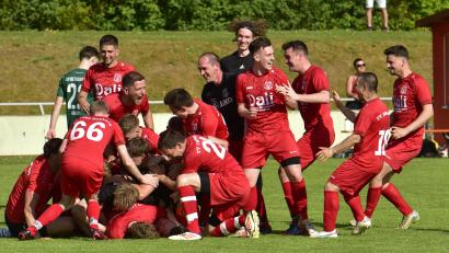 Bild: Hans Mark
Der TV Nabburg bejubelte die Meisterschaft in der Kreisliga West und den Aufstieg in die Bezirksliga.