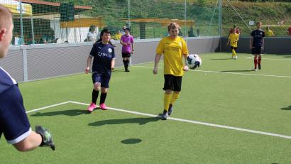 Bild: prh
Vollen Einsatz zeigten die gut 70 jugendlichen Fußballerinnen und Fußballer mit geistiger Beeinträchtigung beim Spieltag der Bananenflankenliga am Samstag in der Soccer-Arena.