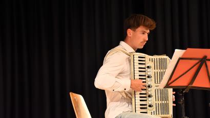 Bild: ubb
Simeon Franz ist ein Virtuose am Instrument. Vor 13 Jahren begann er mit Akkordeon an der KMS.