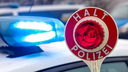 Bild: Jan Woitas/dpa
Die Polizisten stoppten den Fahrer an der Anschlussstelle Durach. (Symbolbild)