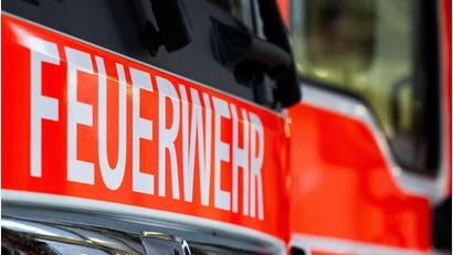 Bild: Soeren Stache/dpa
Etwa 100 Einsatzkräfte der Landshuter Feuerwehren waren im Einsatz. (Symbolbild)