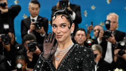 Archivbild: Evan Agostini/Invision/dpa
Dua Lipa geht mit einer Millionenklage gegen einen Elektronikriesen vor.
