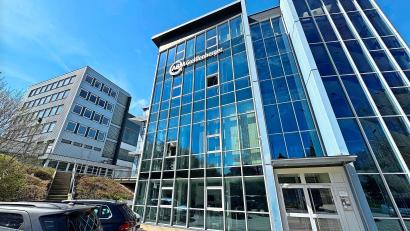 Bild: Matthias Bäumler
Das Unternehmen ABM Greiffenberger in Marktredwitz (Bild) hat nichts mit dem in Augsburg ansässigen und wirtschaftlich ins Schlingern geratene Unternehmen Greiffenberger AG zu tun.