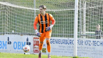Bild: Hubert Ziegler
Justin Bartl ist seit der Winterpause der zuverlässige Rückhalt im Tor der SpVgg SV Weiden.
