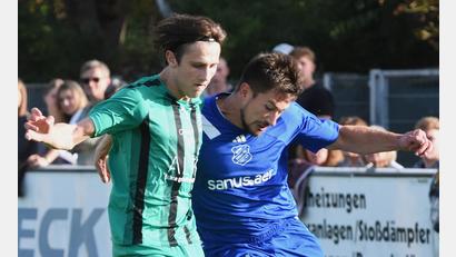 Bild: Gerhard Büttner
Samuel Solter (links) wechselt vom FC Weiden-Ost zur SpVgg SV Weiden.