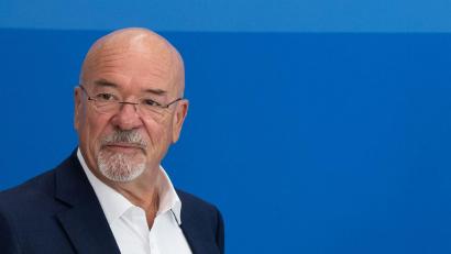 Bild: Sven Hoppe/dpa
vbw-Präsident Wolfram Hatz erwartet für dieses Jahr keine wirtschaftliche Erholung mehr. (Archiv)