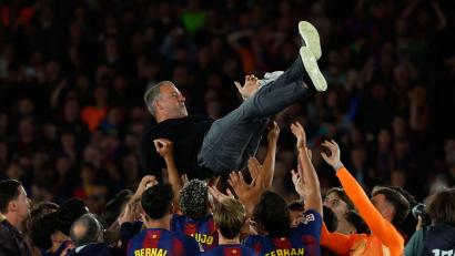 Bild: Joan Monfort/AP/dpa
Karl-Heinz Rummenigge glaubt, dass Hansi Flick mit den FC Barcelona auch in Zukunft Titel feiern wird.