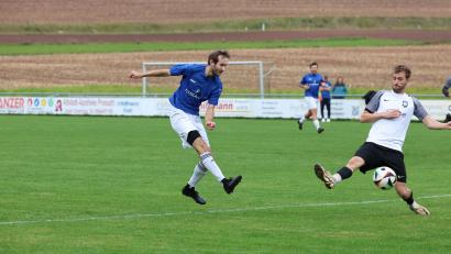 Archivbild: Dieter Jäschke
Der SC Schwarzenbach hofft in der Relegation auf Tore von Alexander Sparrer (links).