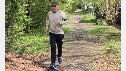 Bild: Lowak
Norbert Zintl aus Weiden hat in den vergangenen Jahrzehnten jede Menge Lauferfahrung gesammelt. Und die gibt er jetzt mit Begeisterung an Anfänger weiter.