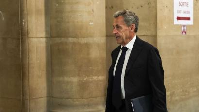 Bild: Anne-Christine Poujoulat/AFP/dpa
Frankreichs Ex-Präsident Sarkozy droht eine lange Haftstrafe (Archivbild).
