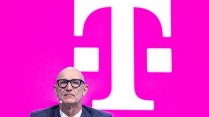 Bild: Oliver Berg/dpa
Telekom-Chef Tim Höttges geht auf Kuschelkurs zu US-Technologieriesen.