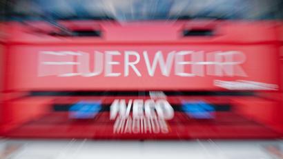 Bild: Uwe Anspach/dpa
Die Feuerwehr wurde in der Nacht alarmiert. (Symbolbild)
