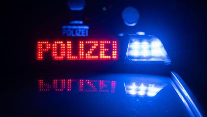 Symbolbild: Marijan Murat/dpa
Bei einem Unfall in Maxhütte-Haidhof stoßen ein Mofa und ein Pkw zusammen.