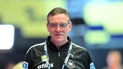 Bild: Sina Schuldt/dpa
Bundestrainer Alfred Gislason trifft mit der DHB-Auswahl auf Dänemark. (Archivbild)