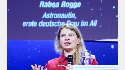 Bild: Annette Riedl/dpa
Rogge war mit der Mission „Fram2“ auf einer neuen Umlaufbahn über die Polarregionen der Erde geflogen. (Archivbild)