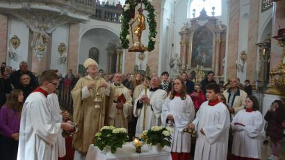Bild: jr
Höhepunkt an Christi Himmelfahrt war die Auffahrt der Jesusfigur gen Himmel, beziehungsweise gen Kappl-Dach.