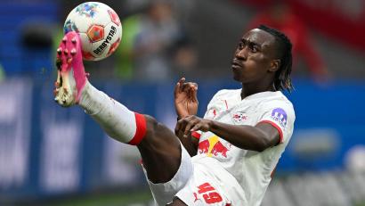 Bild: Florian Wiegand/dpa
Spielt eine starke Bundesliga-Saison: Der Ivorer Yan Diomande.