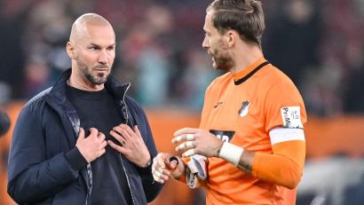 Bild: Harry Langer/dpa
Christian Ilzer unterstützt auch in Sachen DFB seinen Stammtorwart Oliver Baumann (Archibvild).