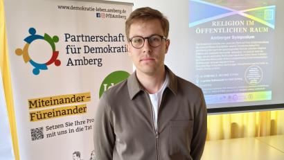 Bild: wpt
Toni Fickentscher hatte die Idee für die Veranstaltung hat die vielen hochrangigen Sprecher nach Amberg eingeladen. Und sie kommen.