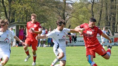 Bild: Gebert
Der TSV Waldershof (rechts Julian Schindler im Spiel gegen den BSC-Saas Bayreuth/3:2) empfängt zum letzten Punktspiel den FSV Bayreuth.