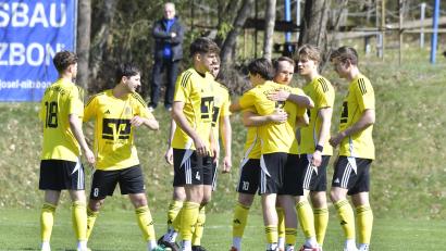 Archivbild: Hubert Ziegler
Freude beim SV Hahnbach: Am letzten Spieltag sicherte die Mannschaft den zweiten Tabellenplatz in der Bezirksliga Nord durch einen 2:0-Sieg in Arnschwang ab und löste damit das Ticket für die Landesliga-Relegation.