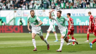 Bild: Daniel Löb/dpa
Felix Klaus jubelt über seinen Treffer zum 1:0.
