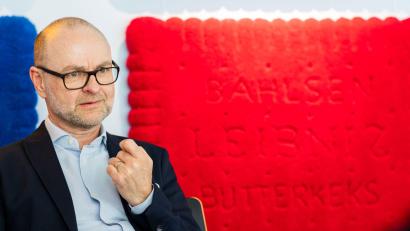 Bild: Michael Matthey/dpa
Bahlsen-Chef Alexander Kühnen sieht viele AfD-Positionen als unvereinbar mit den Unternehmenswerten.