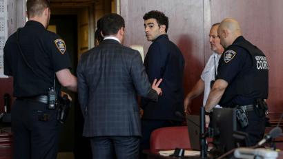 Bild: Jeenah Moon/Pool Reuters/AP/dpa
Ein Richter hat in dem Fall zur Beweislage geurteilt. (Archivbild)