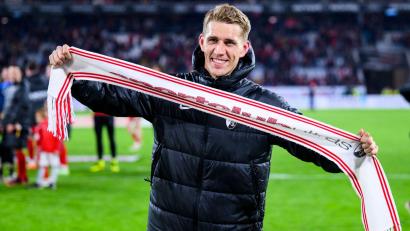 Bild: Tom Weller/dpa
Nils Petersen fiebert als Fan beim Europa-League-Finale der Freiburger mit. (Archivbild)