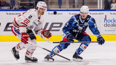 Bild: Werner Moller
Yuma Grimm (links) wechselt von den Eisbären Regensburg nach Weiden.