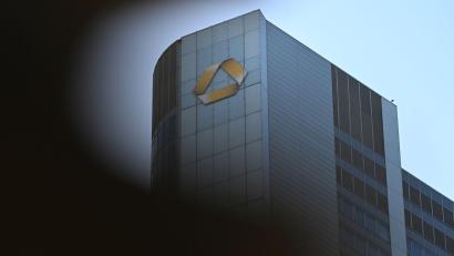 Bild: Michael Brandt/dpa
Schluckt die italienische Unicredit die Commerzbank? (Archivbild)
