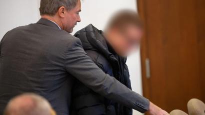 Bild: Henning Kaiser/dpa
Vor Gericht übernahm der Autofahrer Verantwortung für den Unfall.