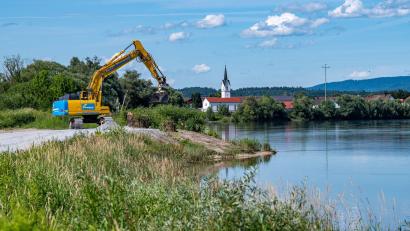 Bild: Armin Weigel/dpa
Nahezu 70 Kilometer Donau soll in Niederbayern ausgebaut werden. (Archivbild)