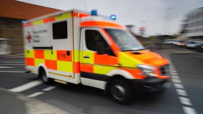 Bild: Nicolas Armer/dpa
Im Krankenhaus starb der 23-Jährige. (Symbolbild)
