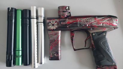 Bild: Bundespolizei
Bei einer Kontrolle auf der A6 bei Waidhaus wurden fünf Männer mit verbotenen Paintball-Markierern gestoppt.