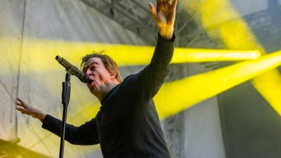 Bild: Jens Büttner/dpa
Tote Hosen-Frontmann Campino ist nochmal Vater geworden, wie er in einer Dokumentation über die Band verraten hat. (Archivfoto)