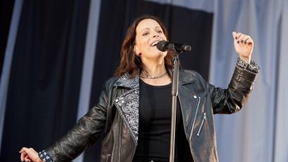 Bild: Georg Wendt/dpa
Silbermond-Sängerin Stefanie Kloß hat ihr zweites Kind zur Welt gebracht. (Archivbild)
