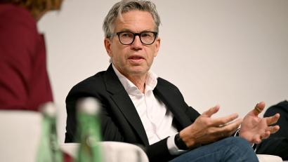 Bild: Wolf von Dewitz/dpa
Raus aus dem guten alten DSL-Internet, fordert Vodafone-Deutschlandchef Marcel de Groot.